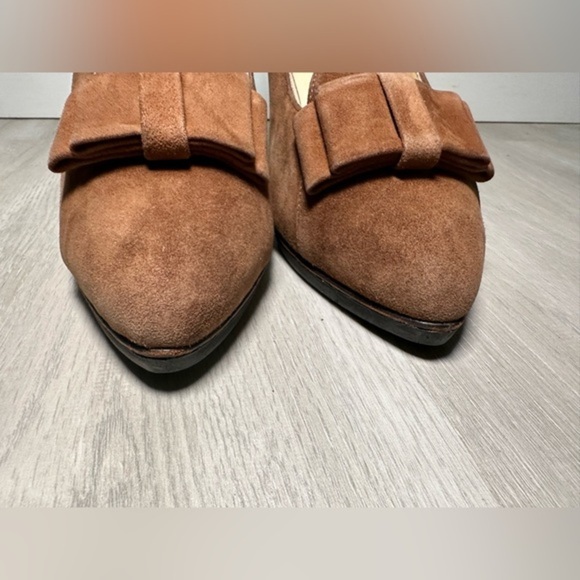 PRADA BROWN SUEDE BOW POINTED TOE MID HEEL CLASSIC PUMPS SZ 34 - Picture 6 of 10